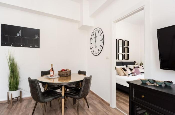 Ben Yehuda, 3 Lovely Flats In The Same Building 예루살렘 외부 사진